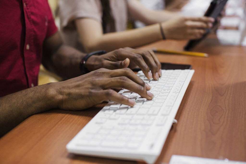 Création d’un centre social, professionnel et numérique